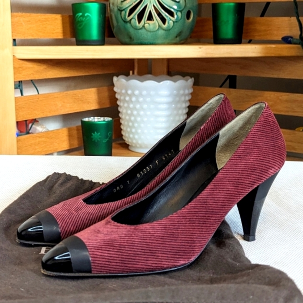 Vntg Bruno Magli Suede Kitten Heels (Dust Bag)